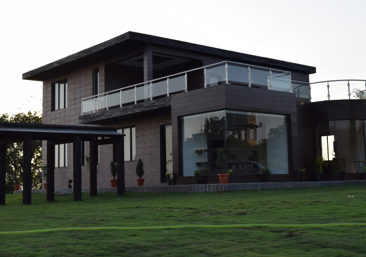 Farmhouse & Bungalows