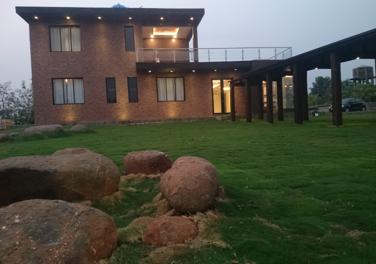 Farmhouse & Bungalows